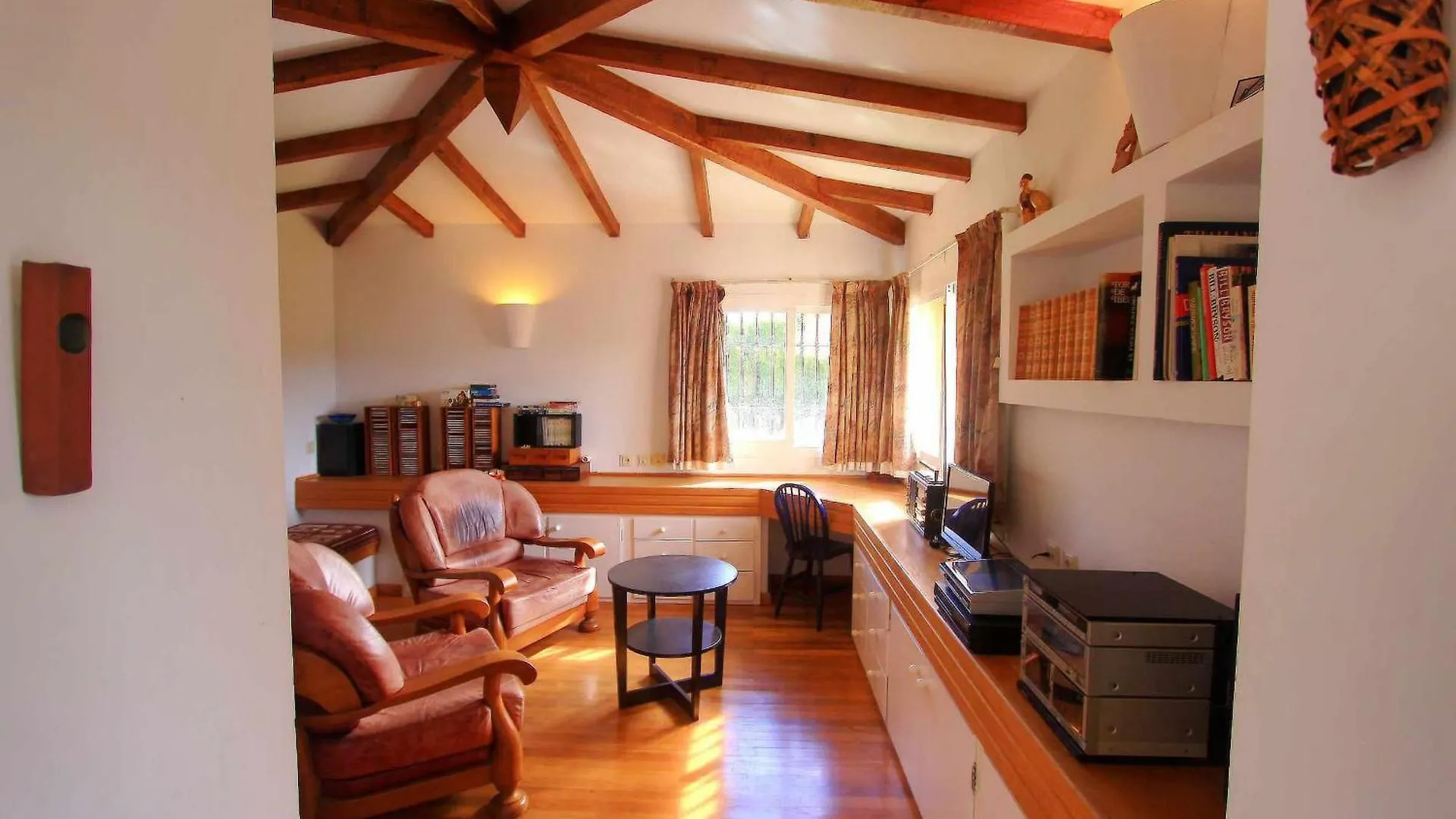 1175 Villa El Paraiso Estepona