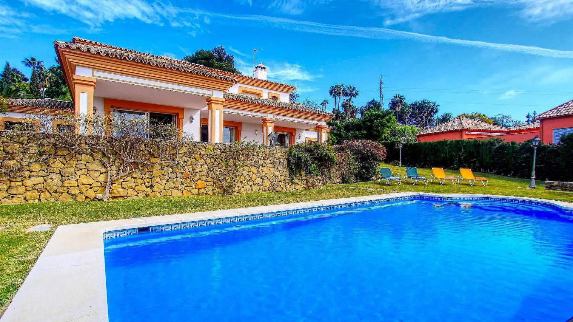1175 Villa El Paraiso Estepona