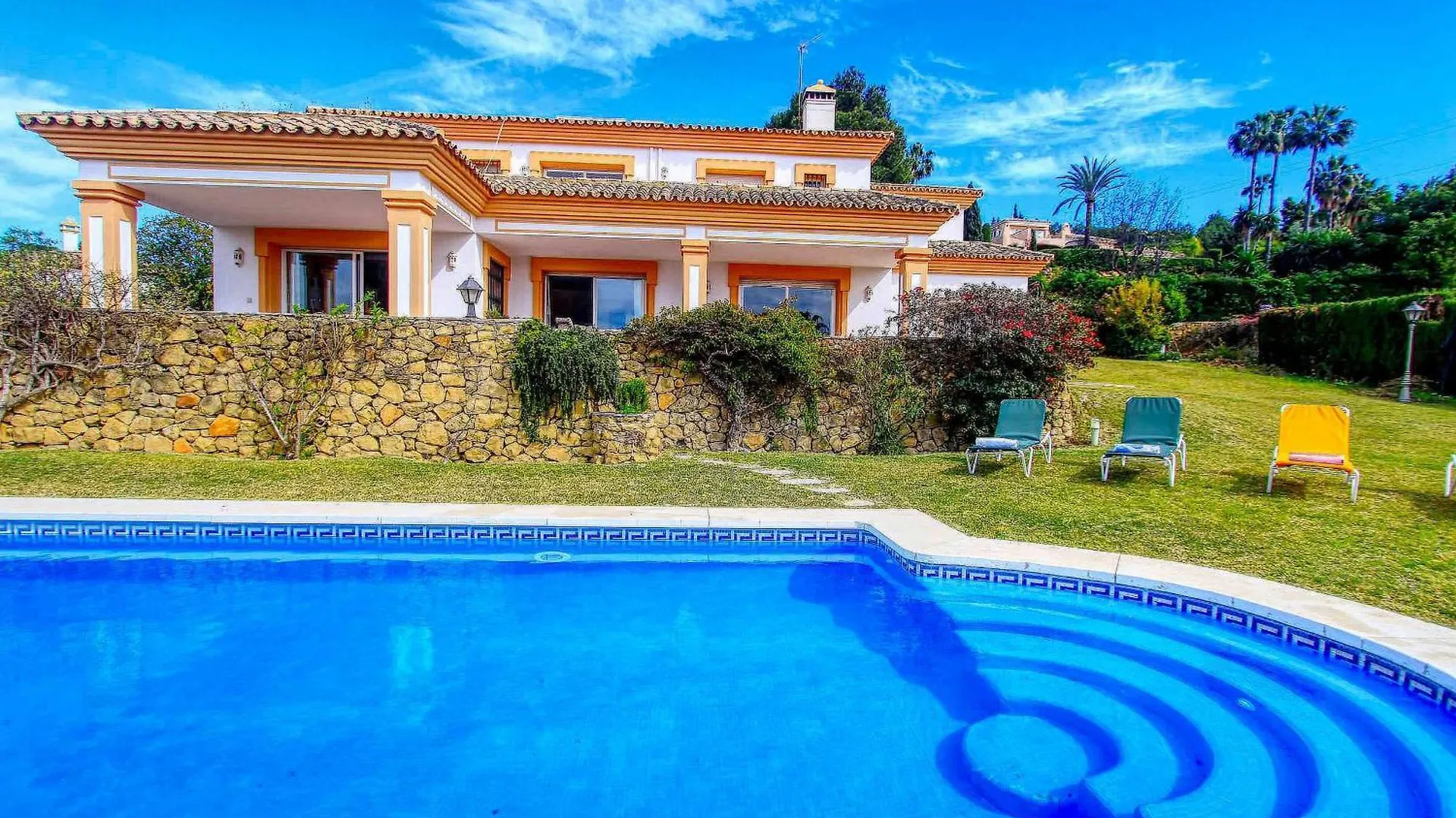 1175 Villa El Paraiso contacts